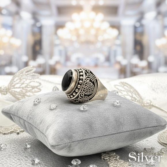 925 Sterling Silver Jewelry - Black Onxy Balinese ring stamped weight 50.93 G